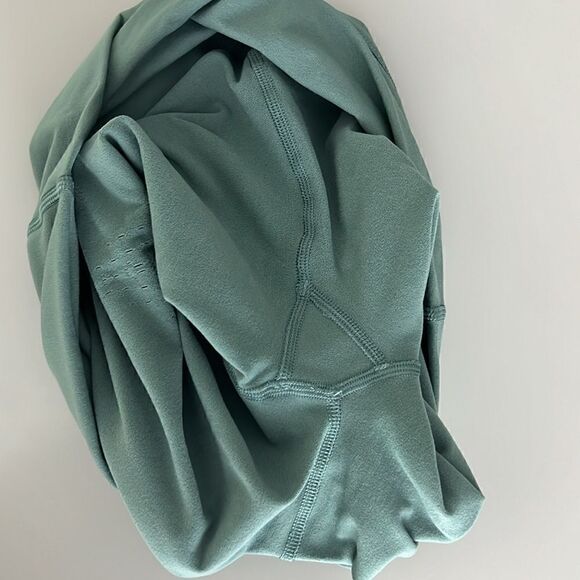 Lululemon Reveal HR Short in Digital Rain Size 10 - Picture 7 of 10